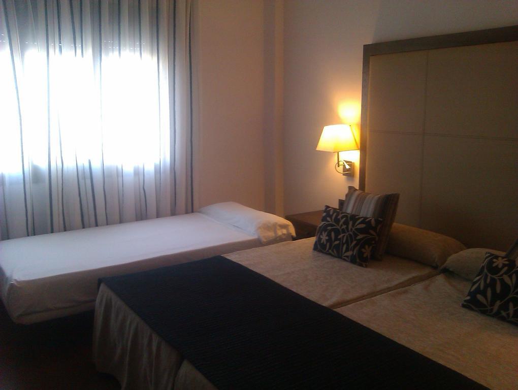 Hotel Hacienda Castellar Villarrubia De Santiago Habitación foto